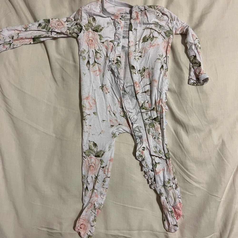 Posh Peanut Delilah ruffle snap footie